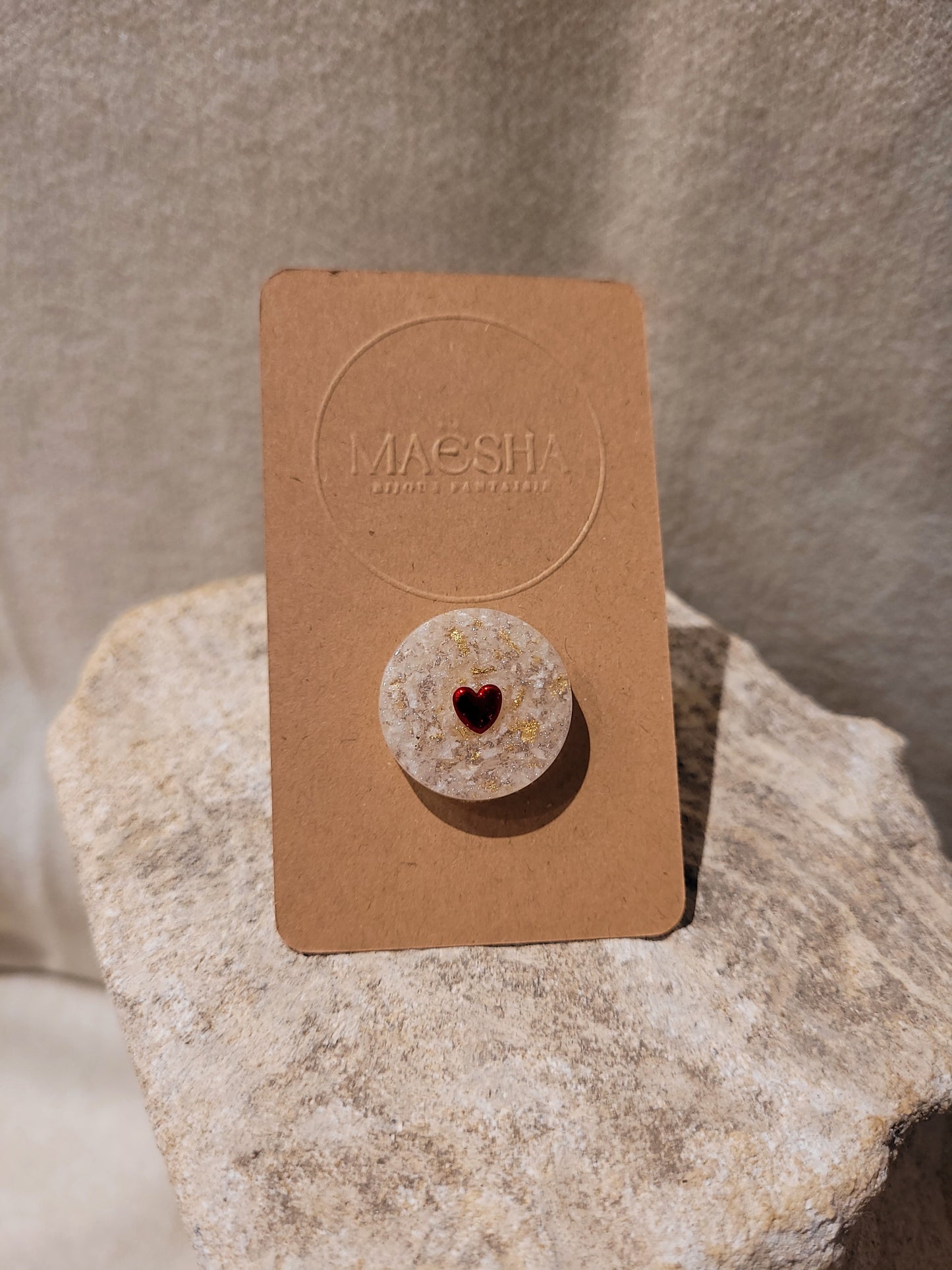 Grand pin's en fleurs naturelles