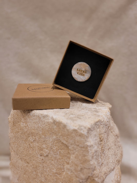 Grand pin's en pâte polymère à personnaliser