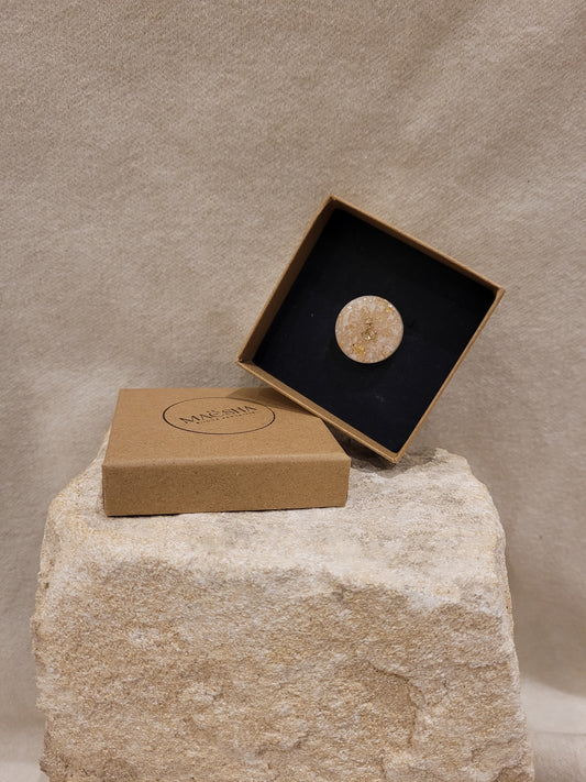 Grand pin's en fleurs naturelles