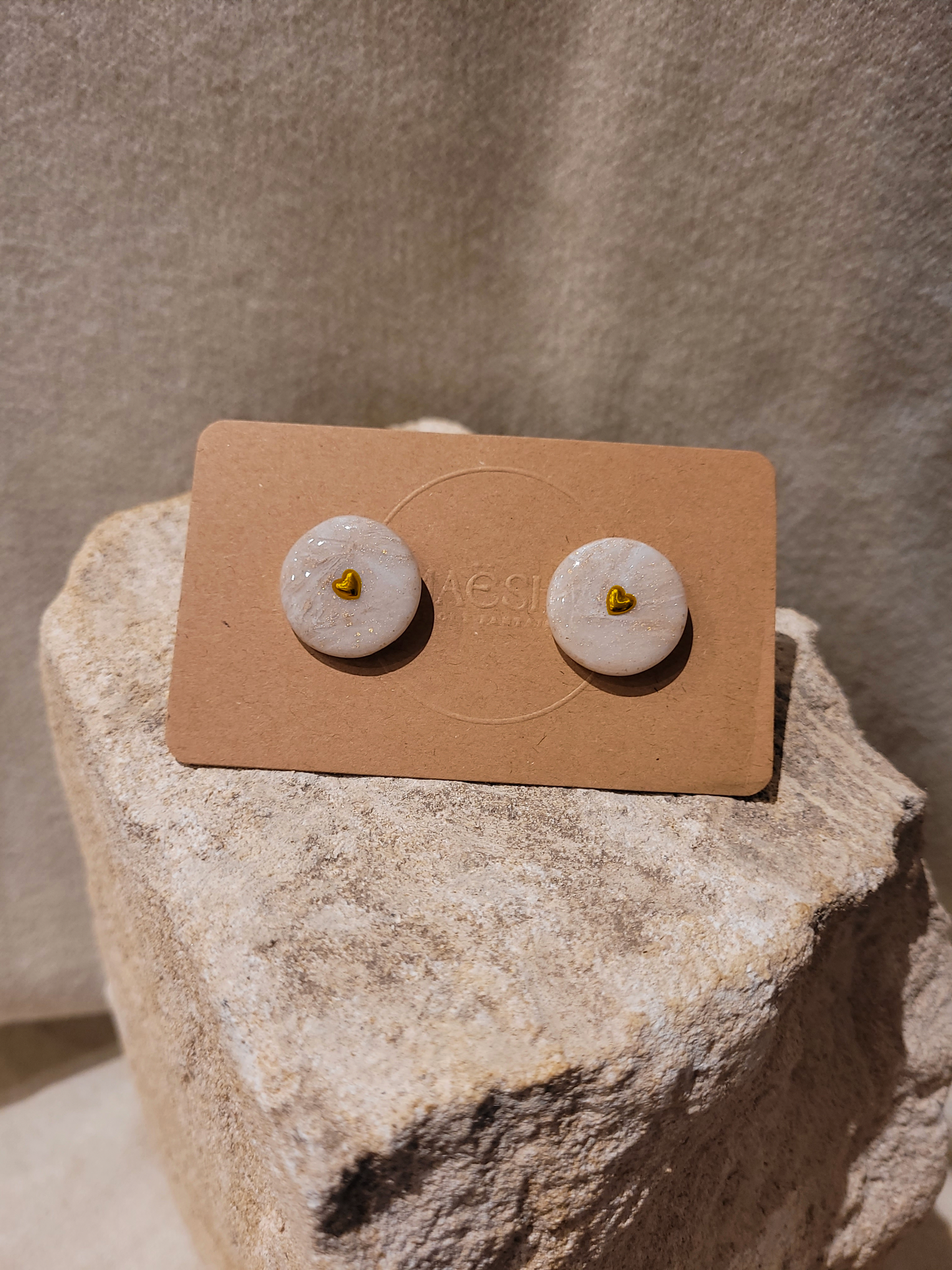 Paire de petits pin's en pâte polymère